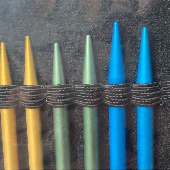 Boye Needle Master Junior Circular Knitting Needle Kit for Beginners 16pc - Picture 8 of 16